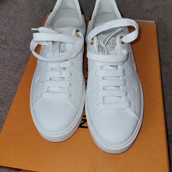 Louis Vuitton Sneakers - Picture 8 of 9